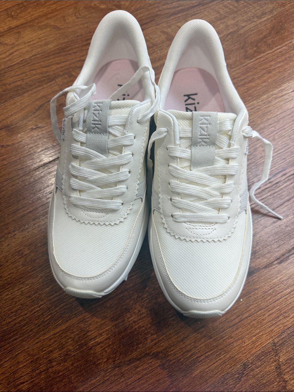 Kizik Women’s White Lace-Up Casual Sneakers